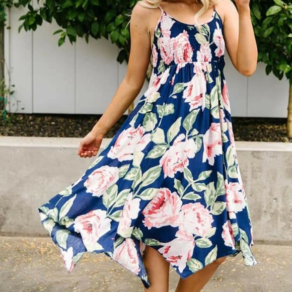 Cozy Casual Dresses & Skirts - NWOT Tropical Fever Floral Midi Dress